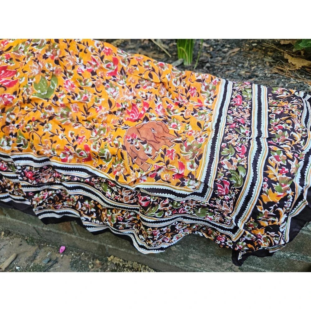Vintage Handwoven 100% Silk Scarf, Made in India 40" x 40" - Picture 9 of 9